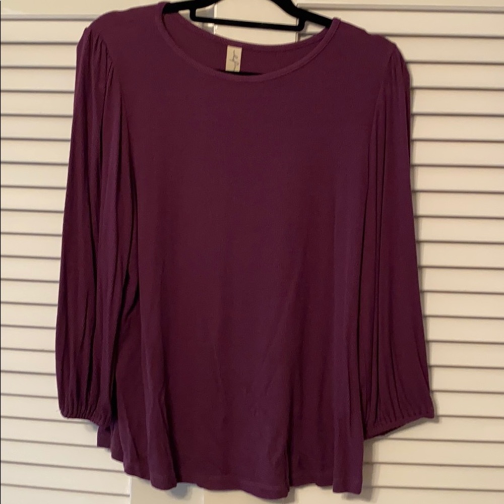 Merlot colored ribbed shirt